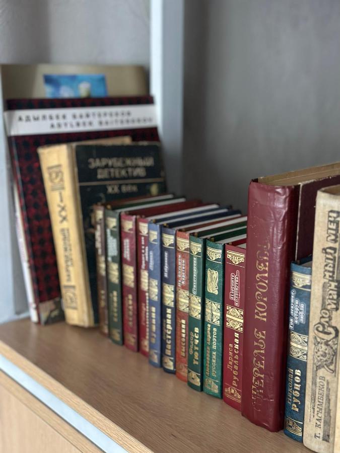 Izzzi Hostel Bisjkek Eksteriør billede