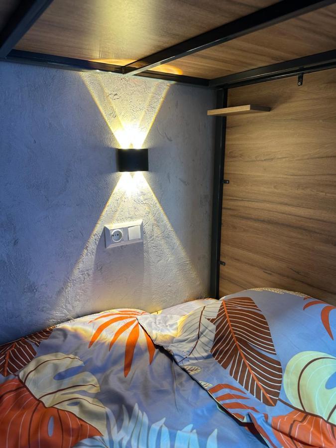 Izzzi Hostel Bisjkek Eksteriør billede